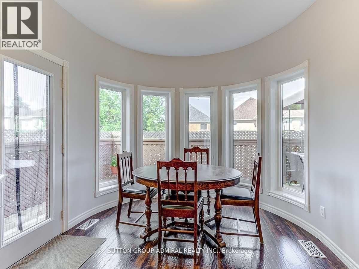 Photo 10 of Main 2nd 30 Lacona Crescent, Richmond Hill ON