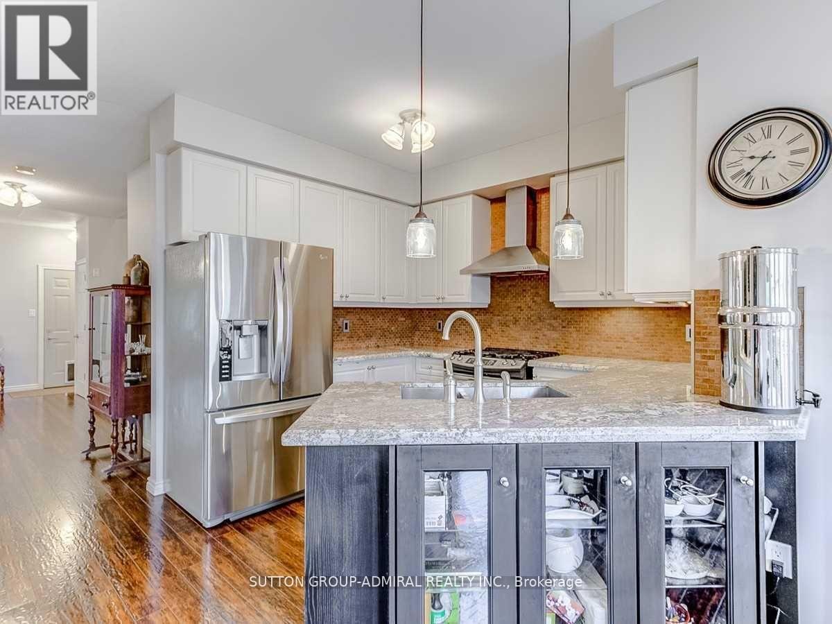 Photo 11 of Main 2nd 30 Lacona Crescent, Richmond Hill ON