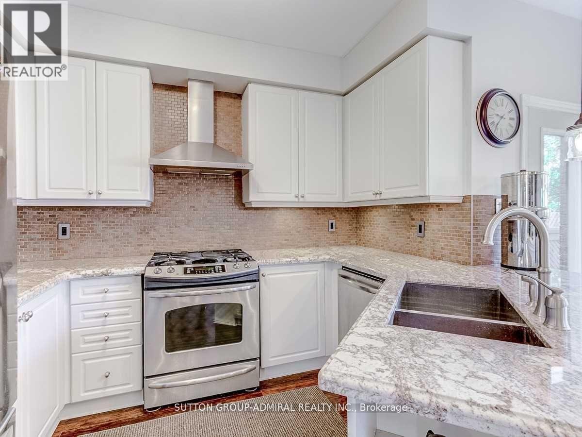 Photo 12 of Main 2nd 30 Lacona Crescent, Richmond Hill ON
