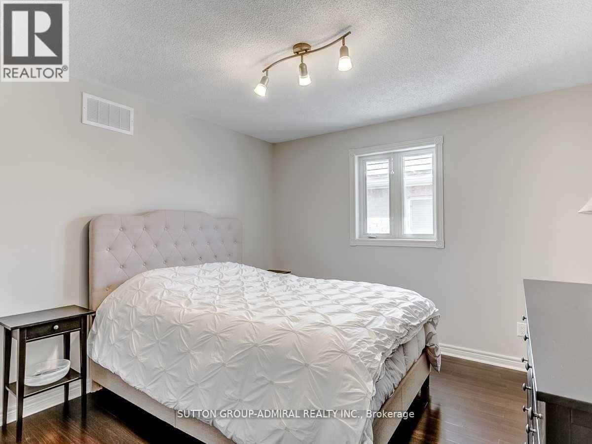 Photo 16 of Main 2nd 30 Lacona Crescent, Richmond Hill ON