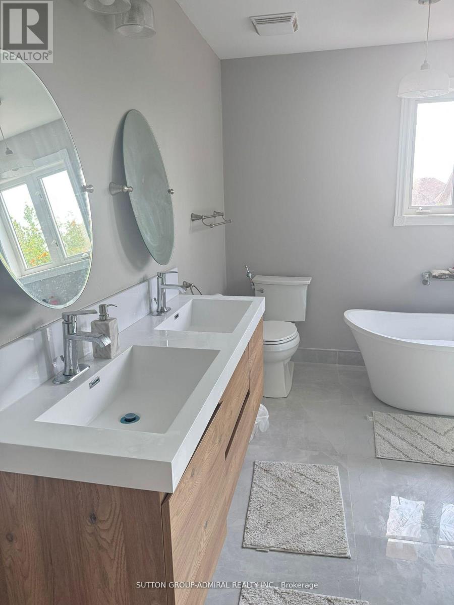 Photo 18 of Main 2nd 30 Lacona Crescent, Richmond Hill ON