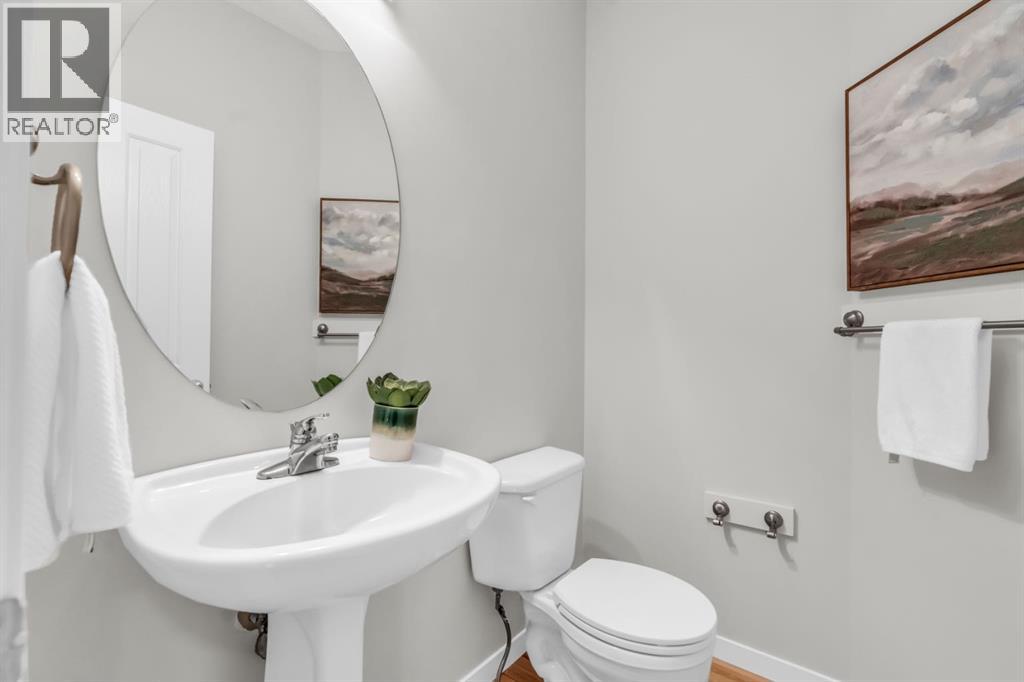 Photo 16 of 16 Cougartown Close Sw, Calgary AB