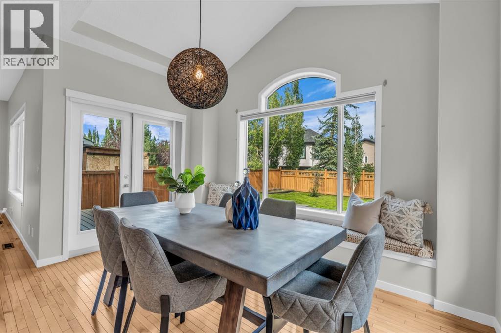 Photo 10 of 16 Cougartown Close Sw, Calgary AB