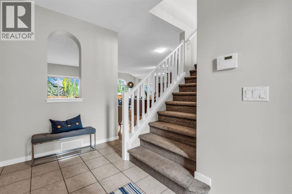 Photo 18 of 16 Cougartown Close Sw, Calgary AB