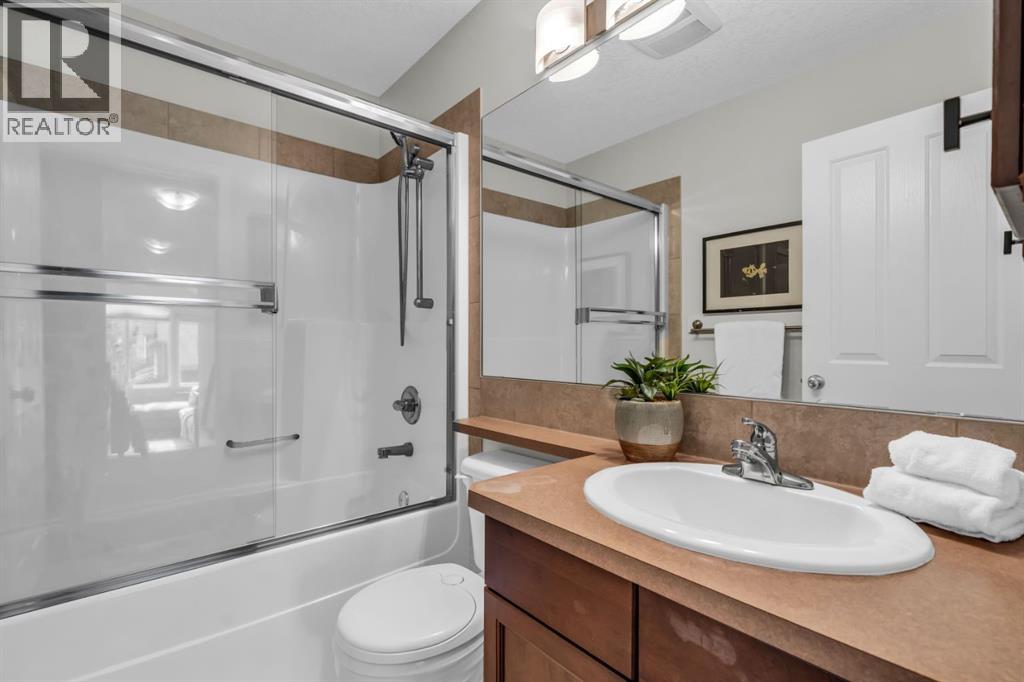 Photo 26 of 16 Cougartown Close Sw, Calgary AB