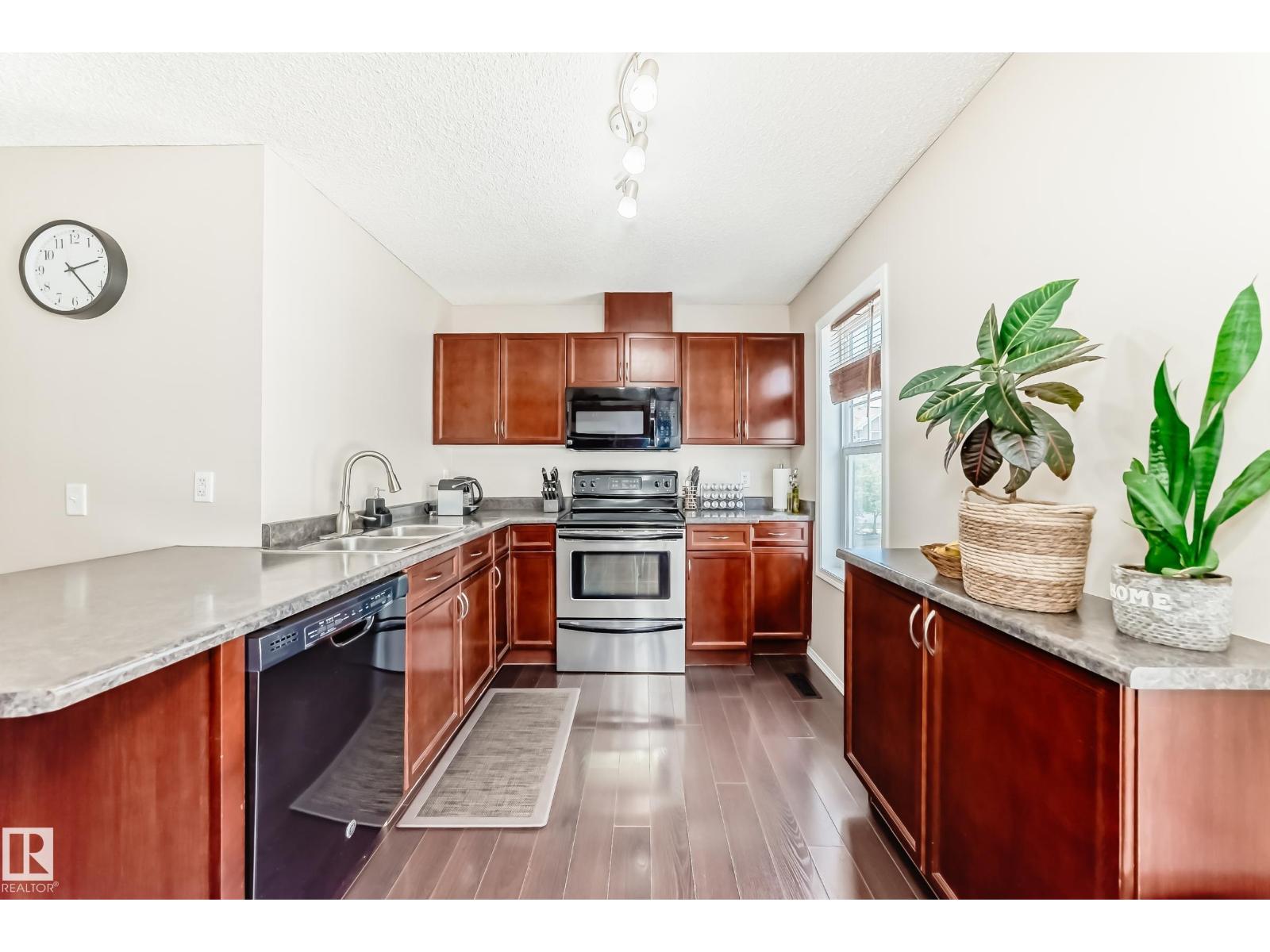Photo 16 of 55 5604 199 St Nw, Edmonton AB