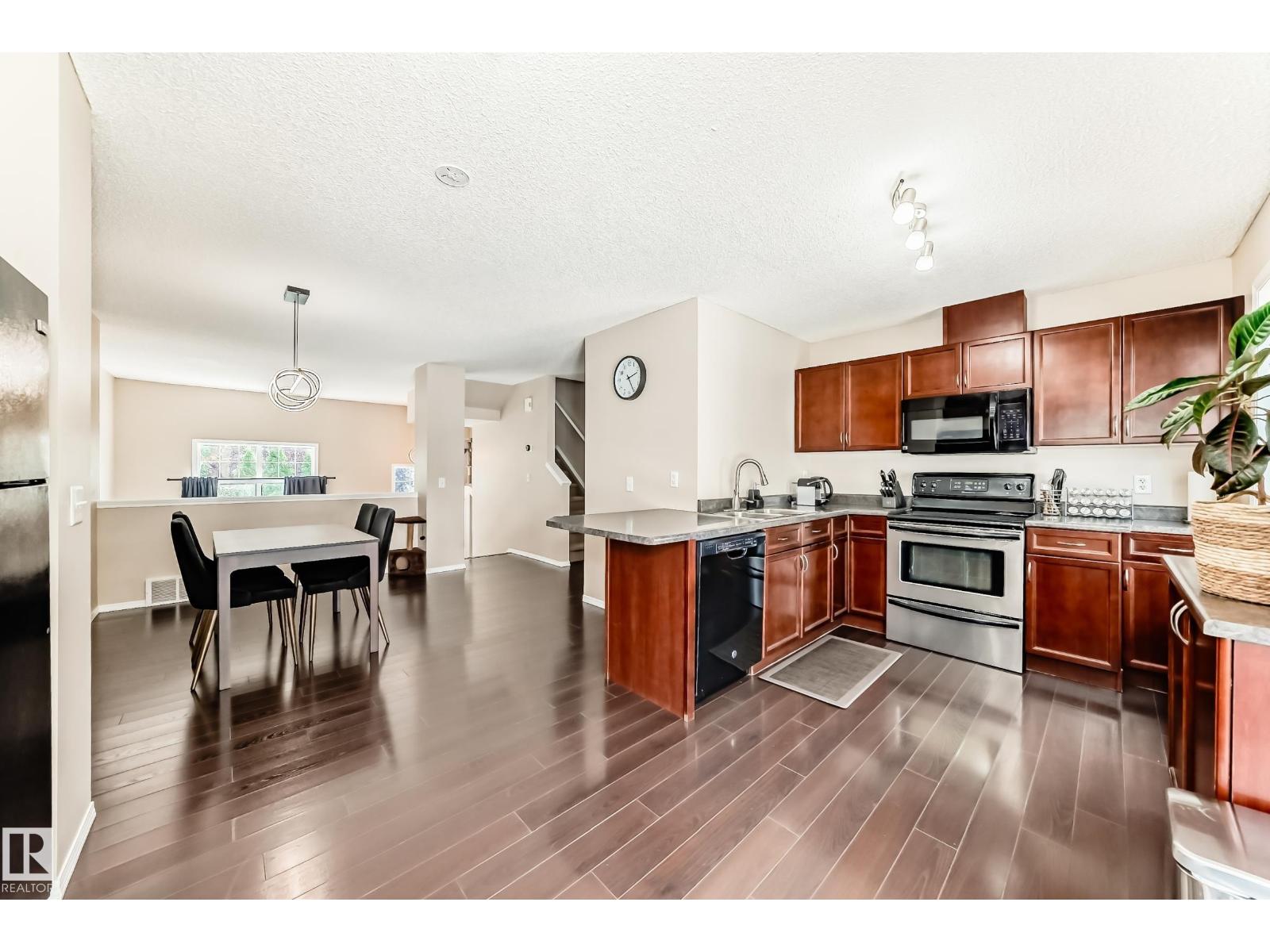 Photo 21 of 55 5604 199 St Nw, Edmonton AB