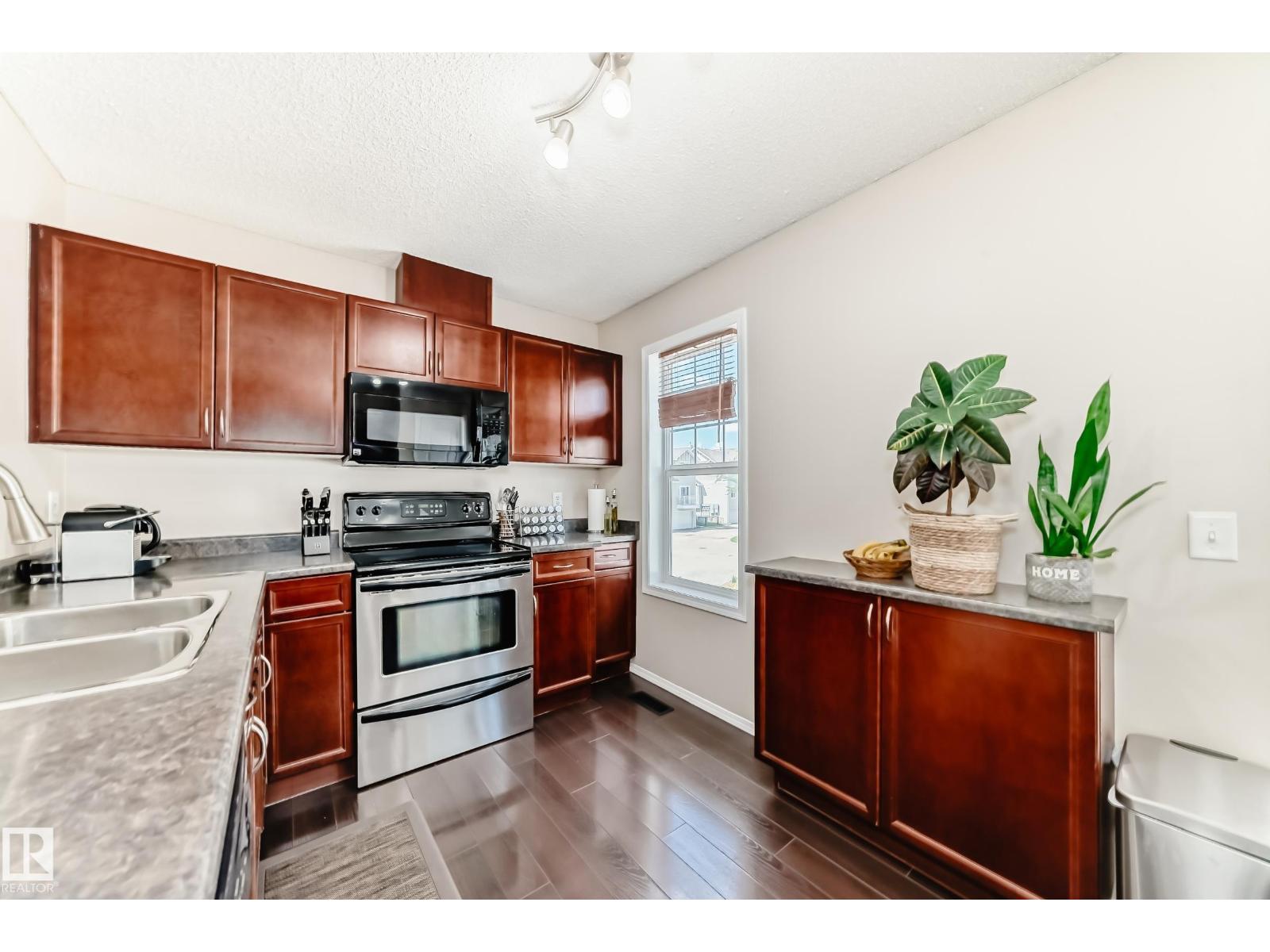 Photo 13 of 55 5604 199 St Nw, Edmonton AB