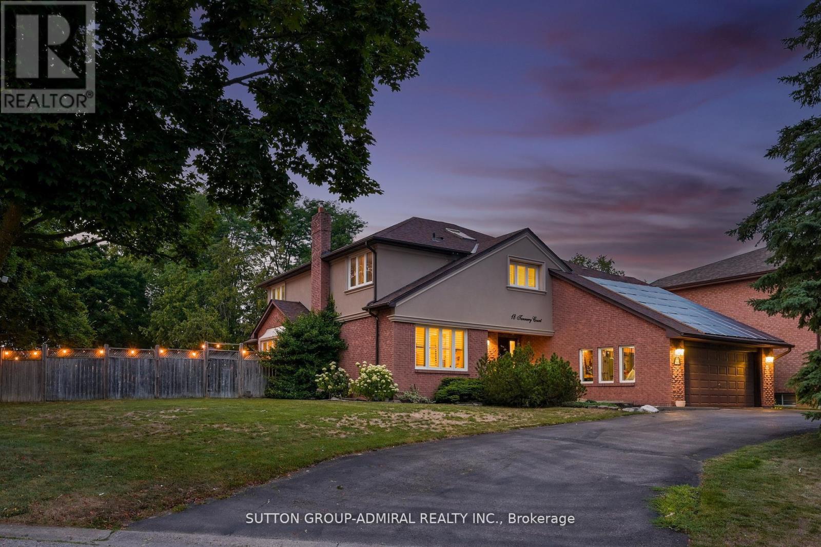 Photo 28 of 18 Tannery Court, Richmond Hill ON