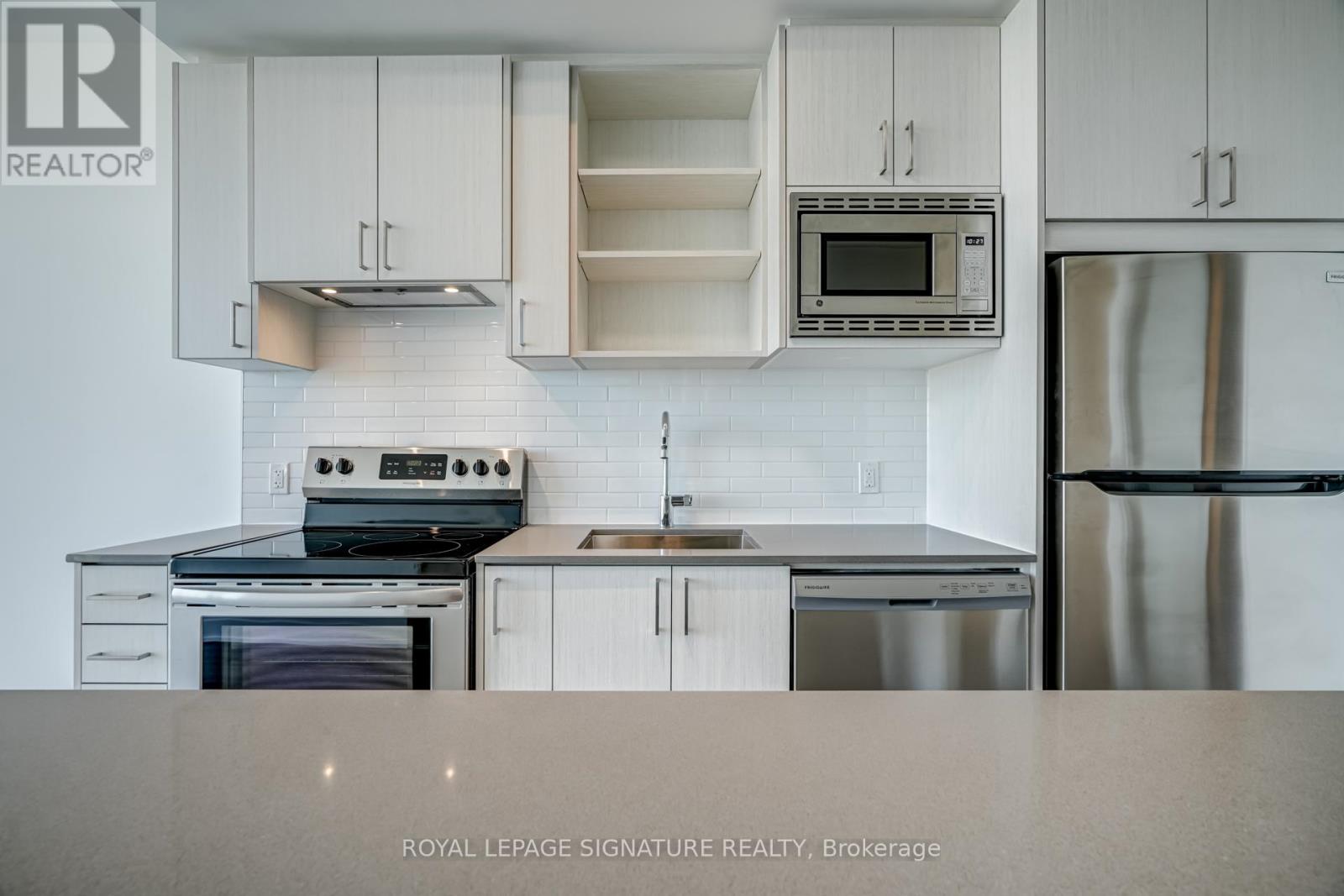 Photo 3 of 322 60 George Butchart Drive, Toronto ON