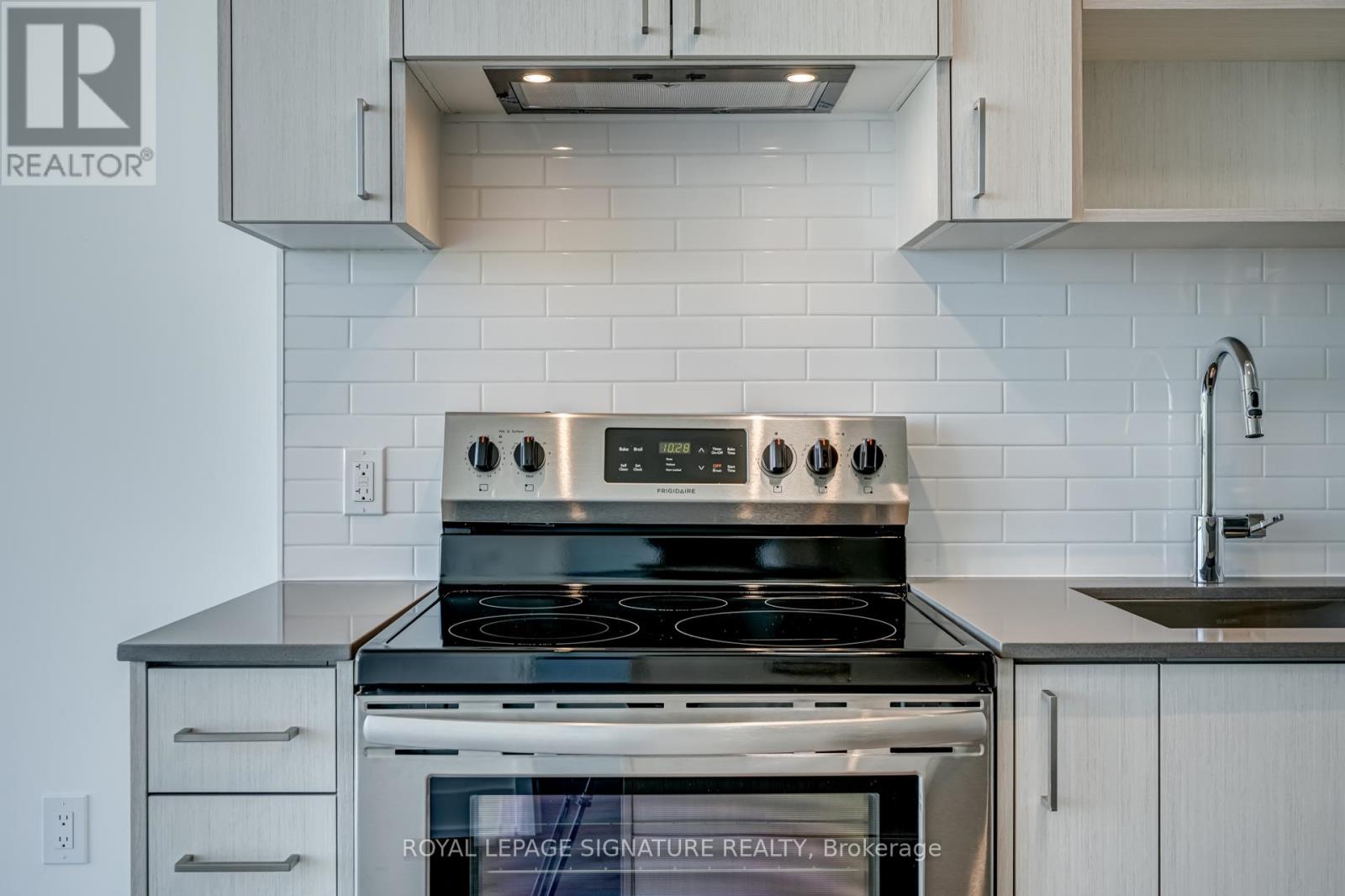 Photo 15 of 322 60 George Butchart Drive, Toronto ON