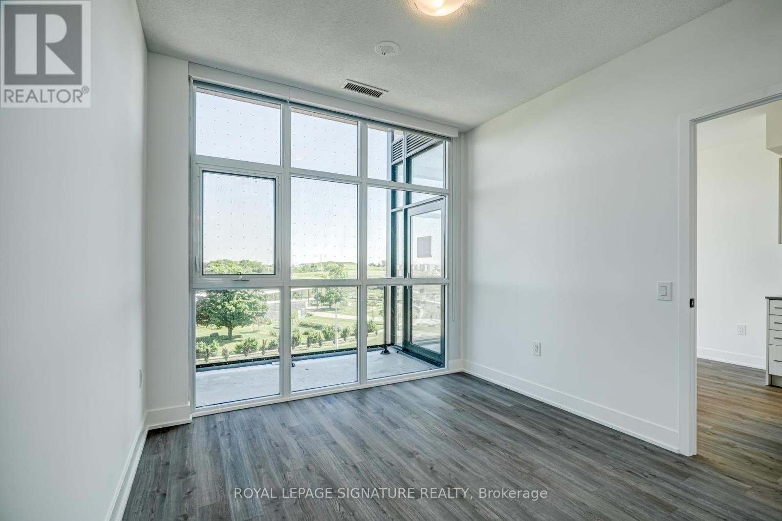 Photo 27 of 322 60 George Butchart Drive, Toronto ON
