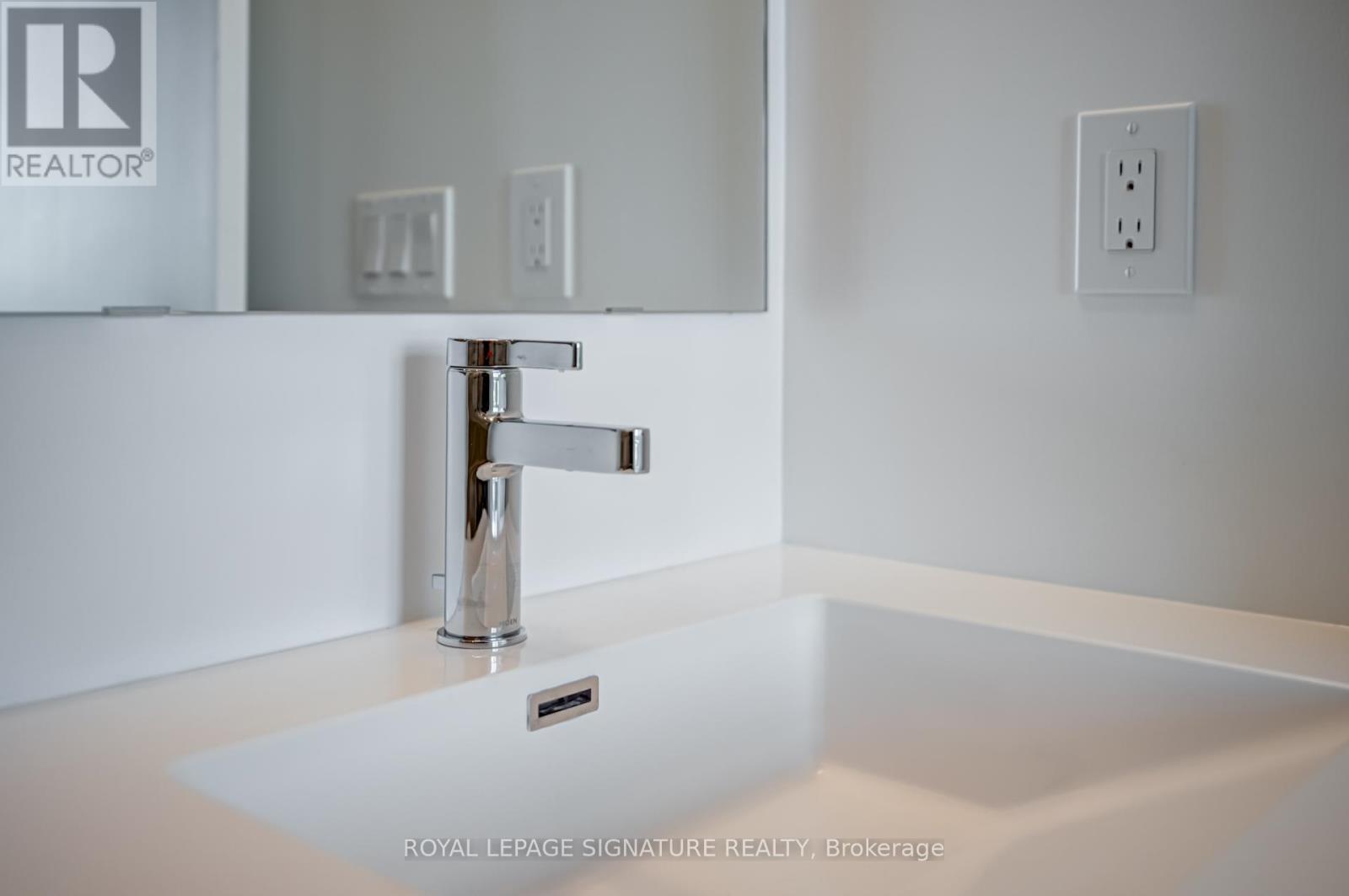 Photo 13 of 322 60 George Butchart Drive, Toronto ON
