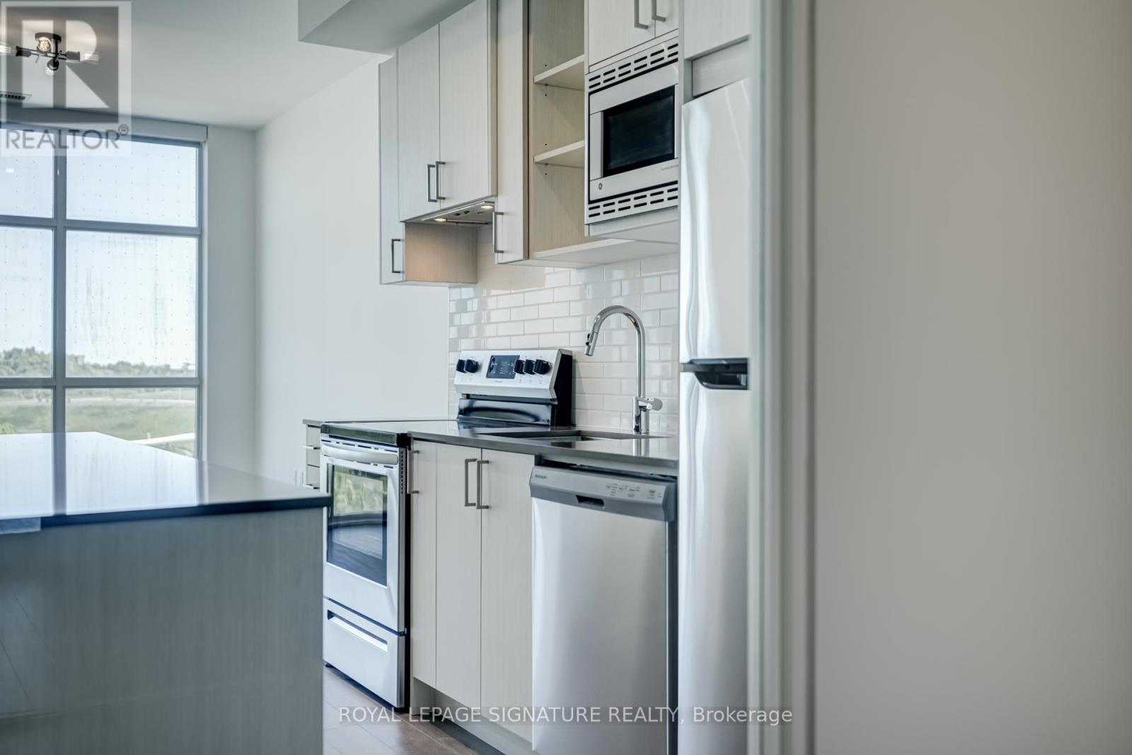 Photo 5 of 322 60 George Butchart Drive, Toronto ON