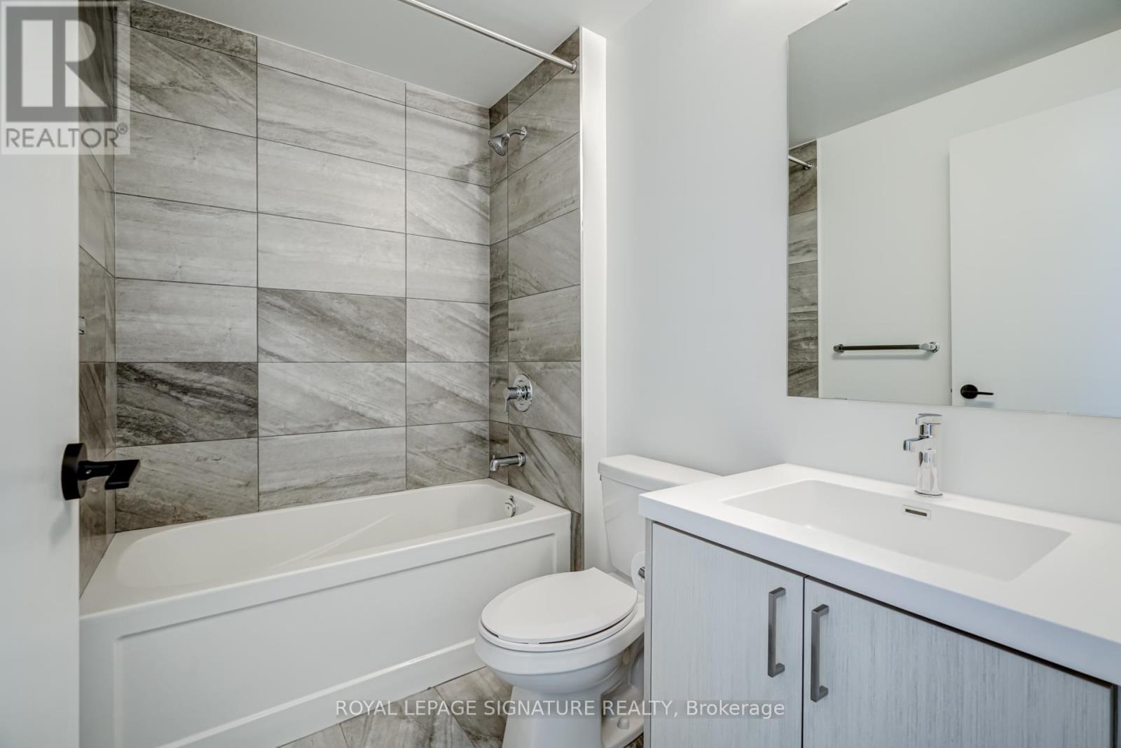 Photo 29 of 322 60 George Butchart Drive, Toronto ON