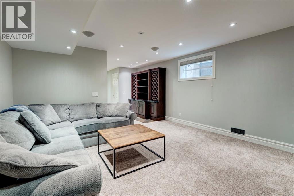 Single Family House for Sale in   Street NW Hillhurst Calgary 