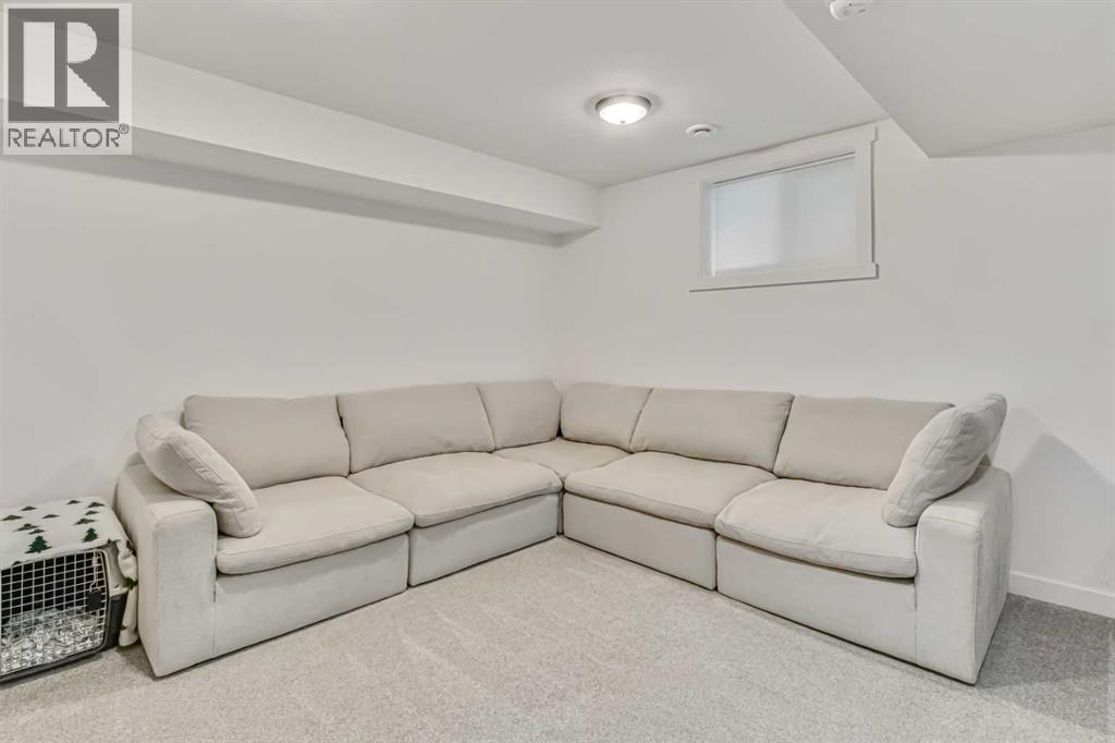 Single Family House 4 Level for Sale in   Avenue SW Shaganappi Calgary 
