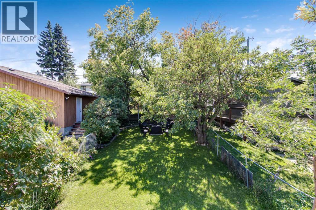 Single Family House 4 Level for Sale in   Avenue SW Shaganappi Calgary 