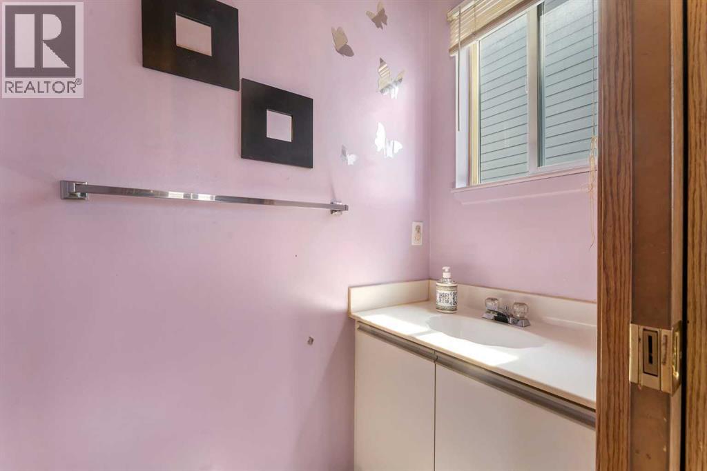 Single Family House for Sale in  San Diego Way NE Monterey Park Calgary 