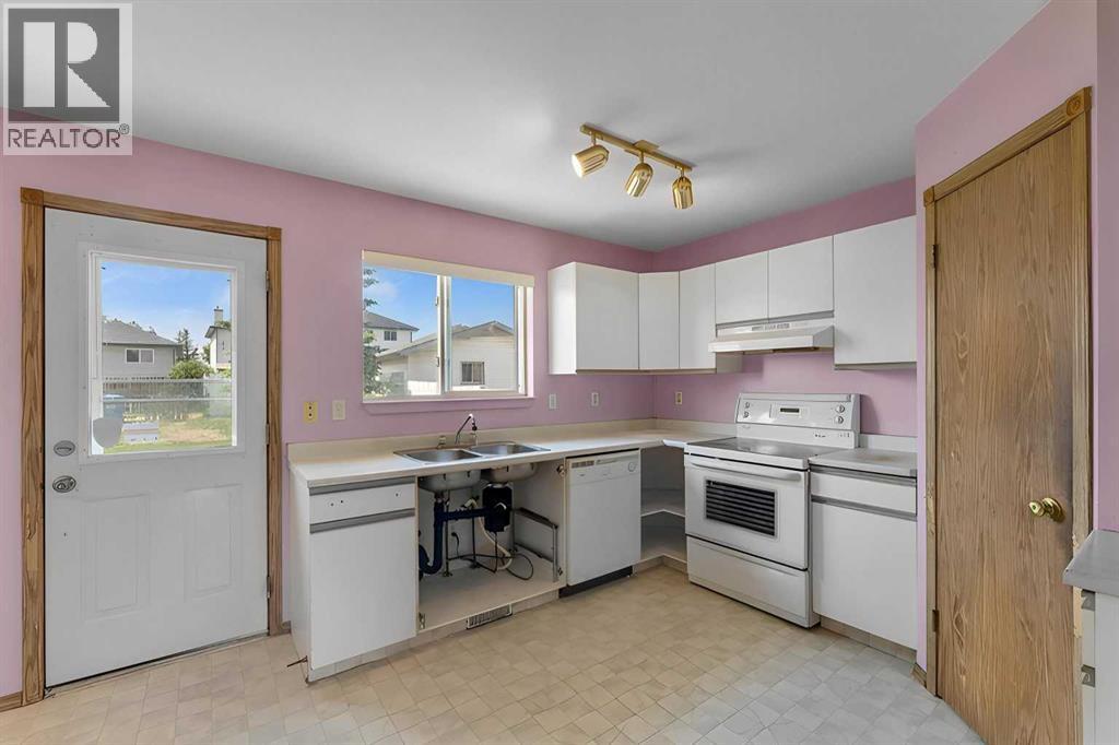 Single Family House for Sale in  San Diego Way NE Monterey Park Calgary 