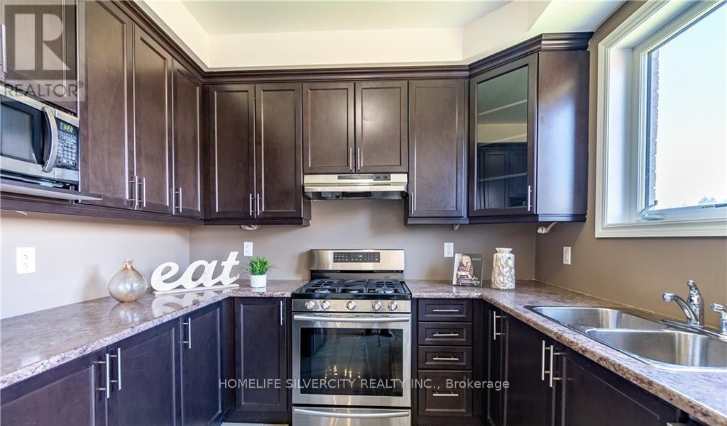 Photo 10 of 1029 Upper Thames Drive, Woodstock ON