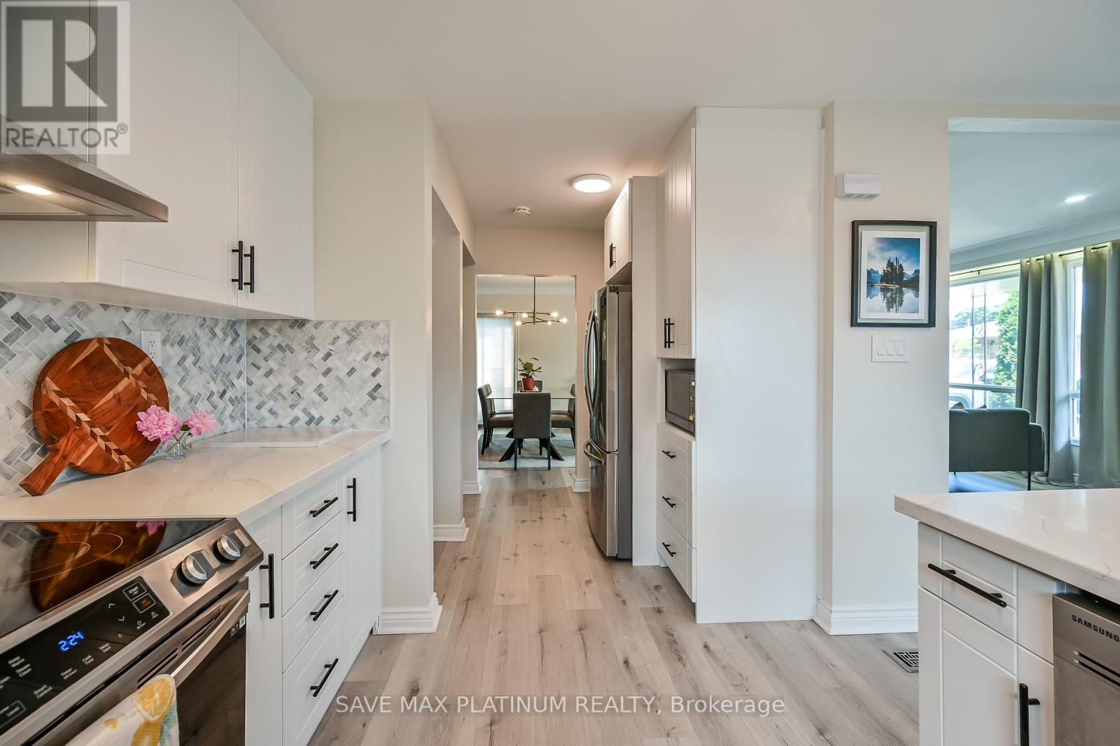 Photo 18 of 18 Gardenia Court, Hamilton ON
