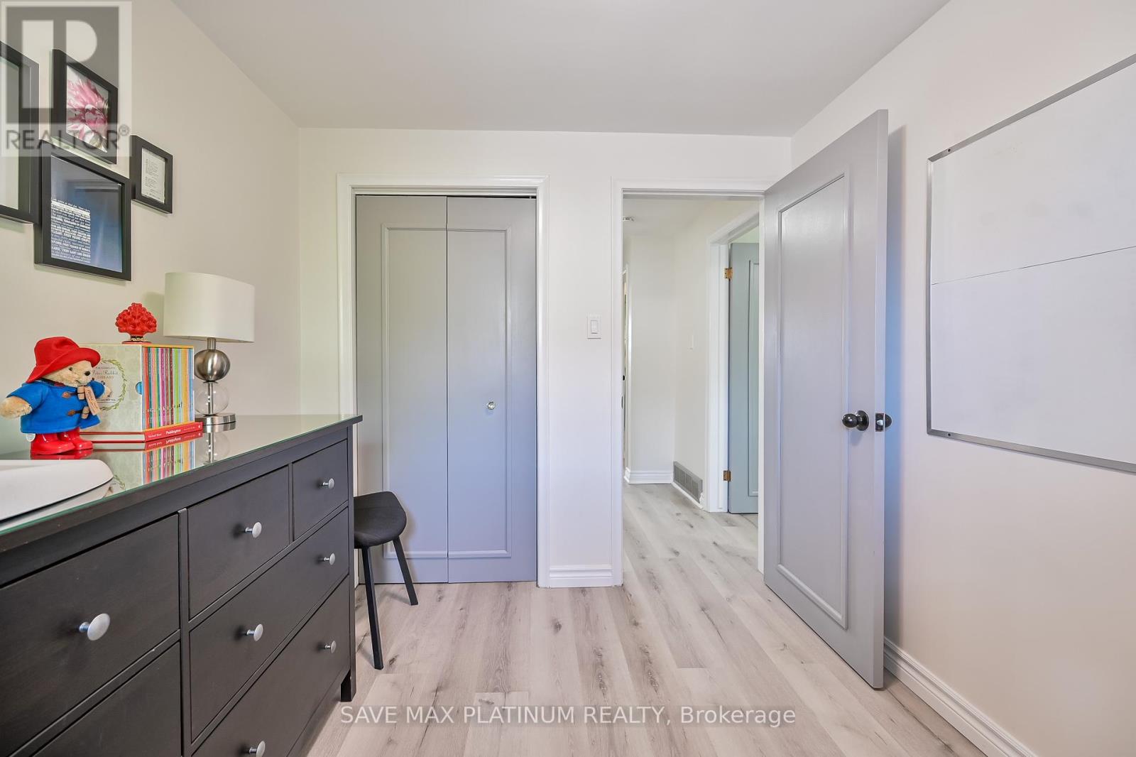 Photo 31 of 18 Gardenia Court, Hamilton ON
