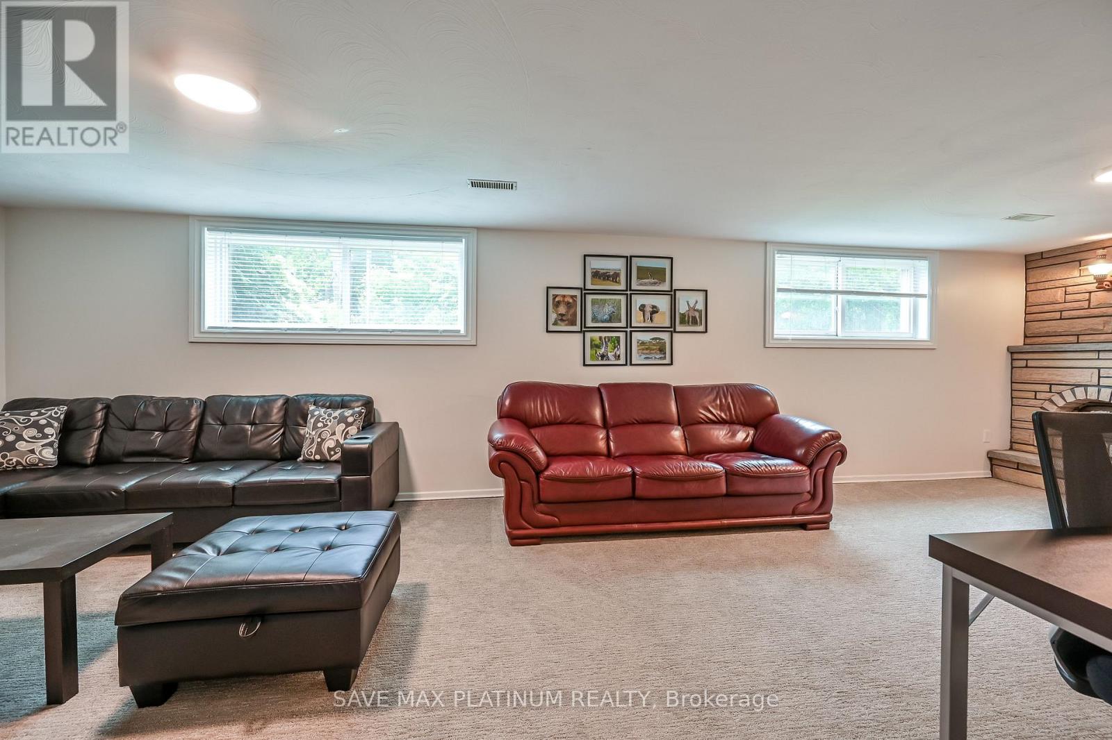 Photo 37 of 18 Gardenia Court, Hamilton ON