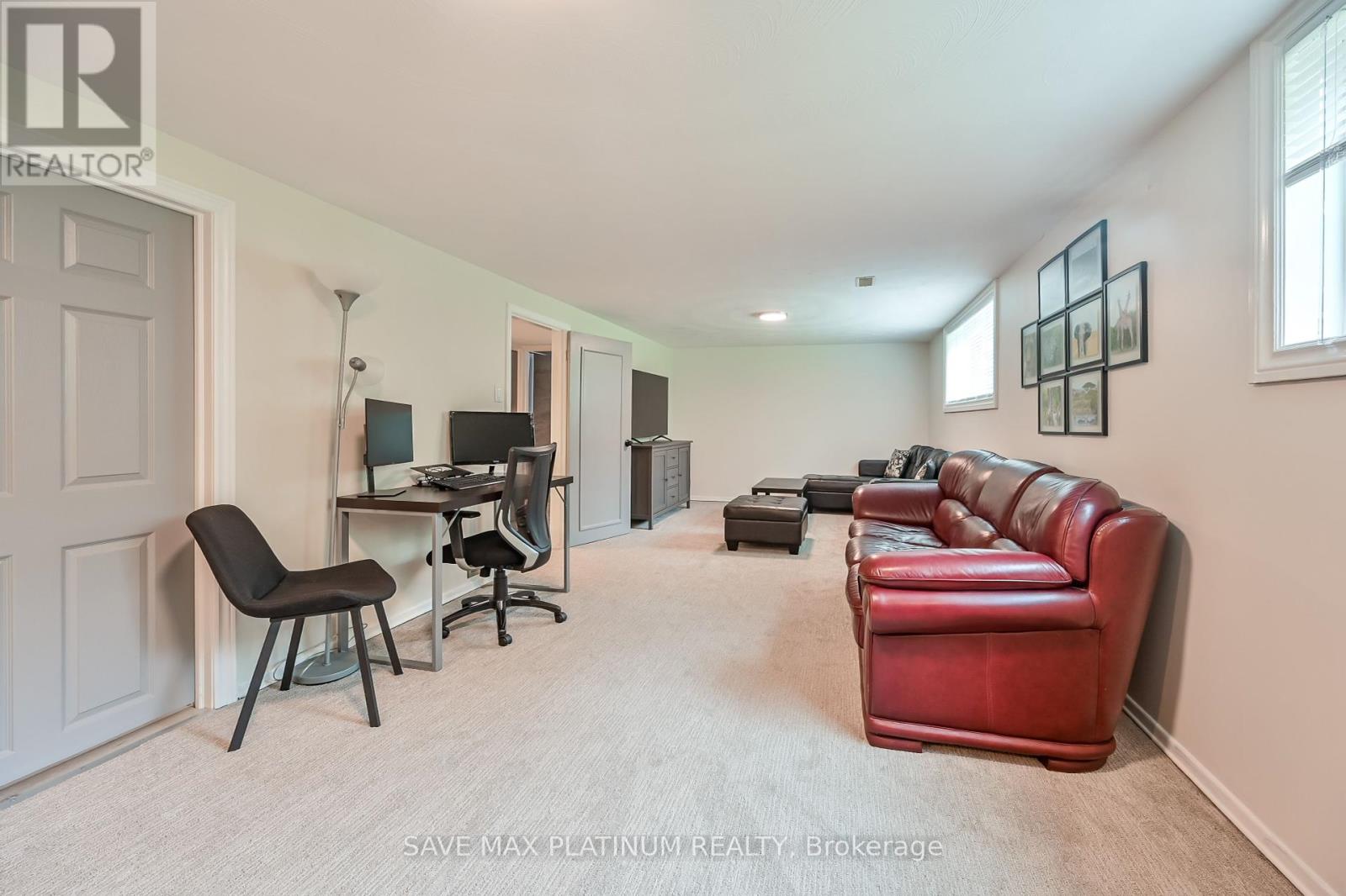 Photo 40 of 18 Gardenia Court, Hamilton ON