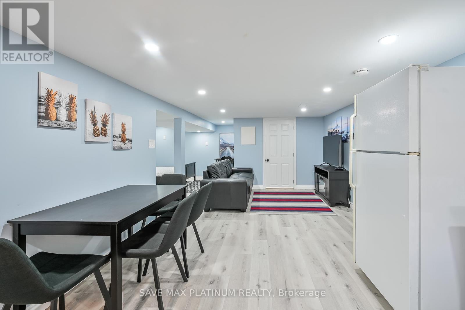 Photo 45 of 18 Gardenia Court, Hamilton ON