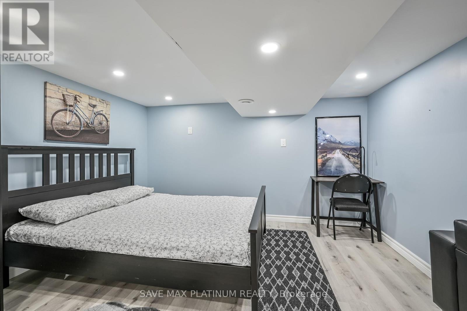 Photo 46 of 18 Gardenia Court, Hamilton ON
