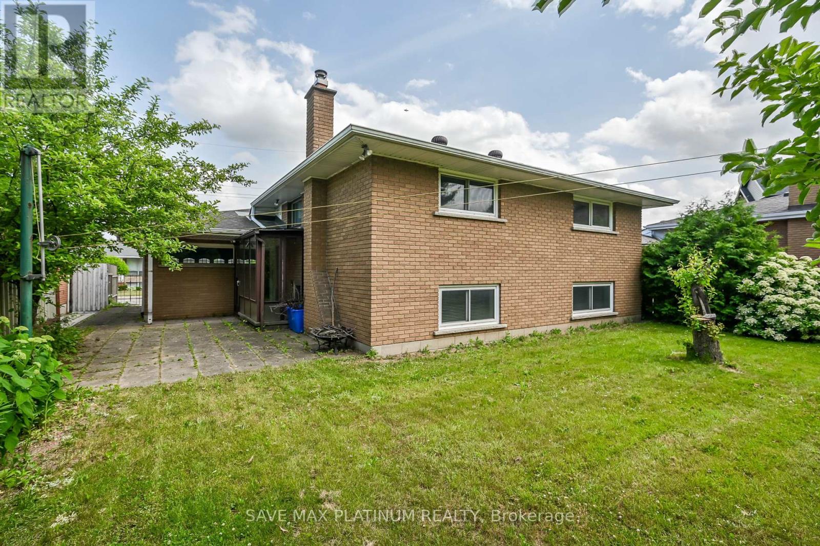 Photo 50 of 18 Gardenia Court, Hamilton ON