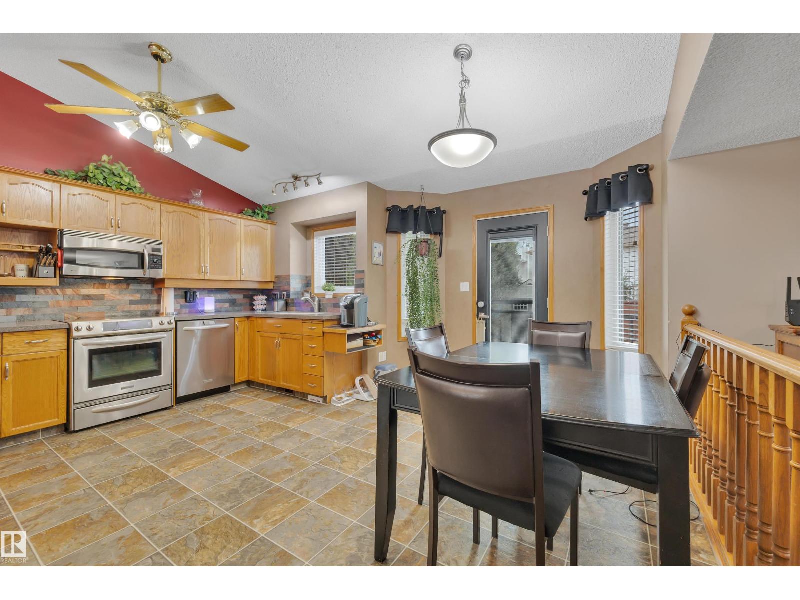 Photo 16 of 6415 159 Av Nw, Edmonton AB