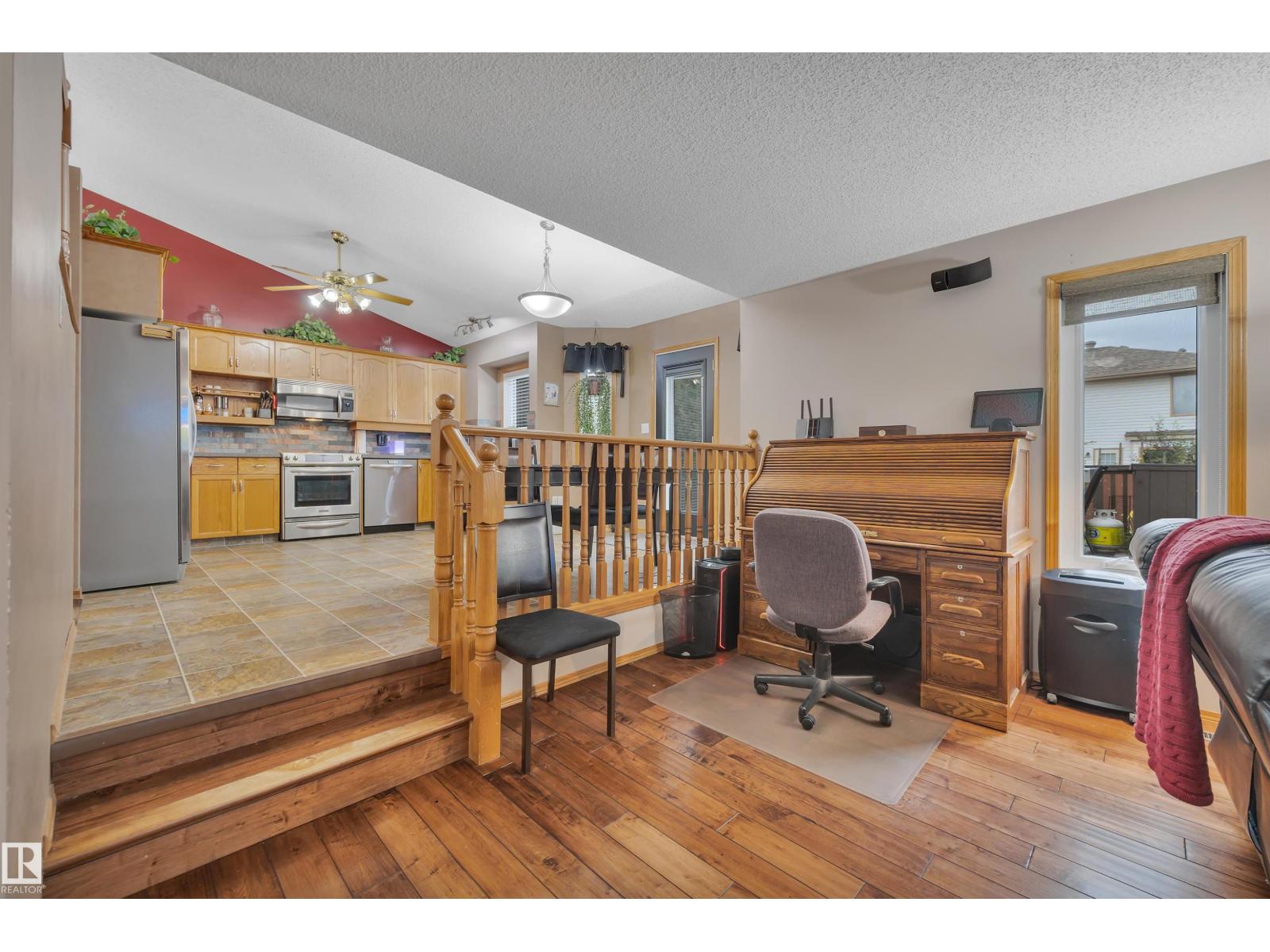 Photo 17 of 6415 159 Av Nw, Edmonton AB