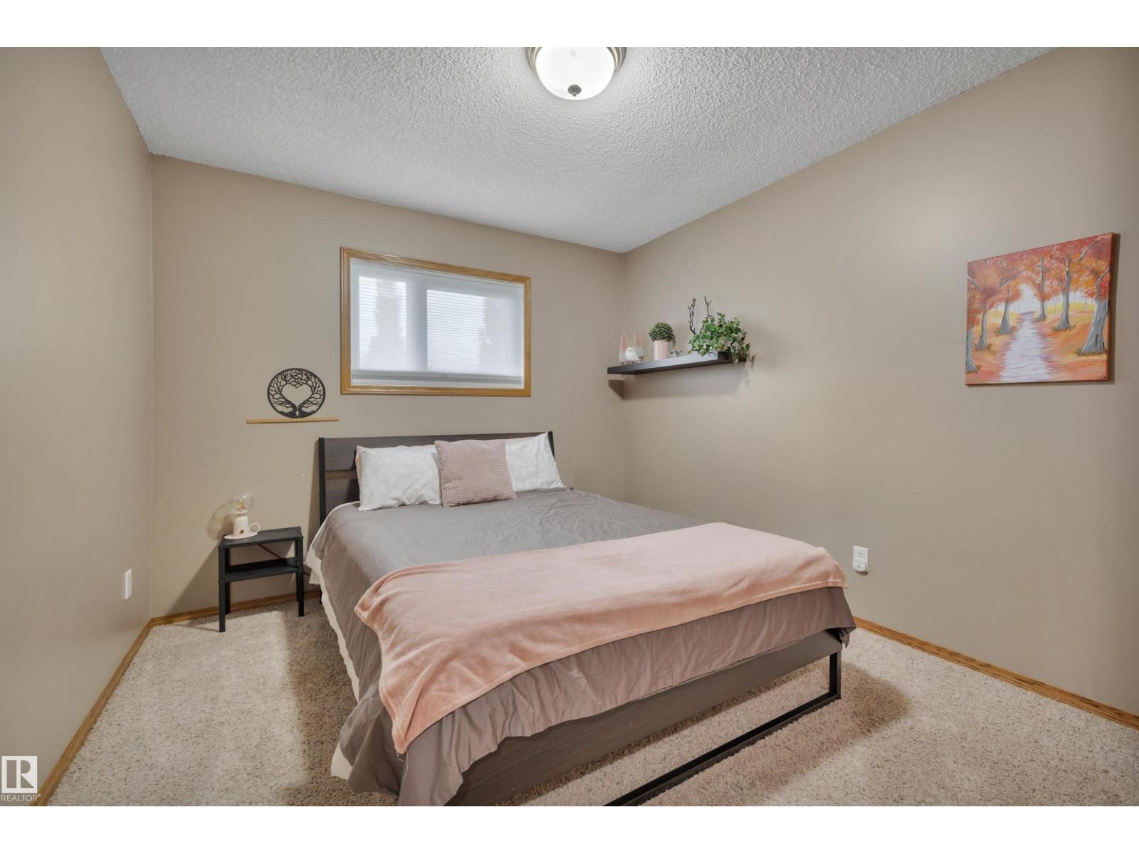 Photo 31 of 6415 159 Av Nw, Edmonton AB