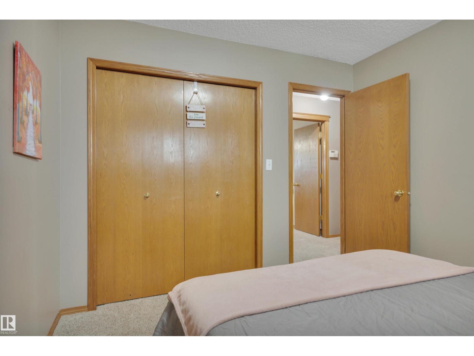 Photo 32 of 6415 159 Av Nw, Edmonton AB