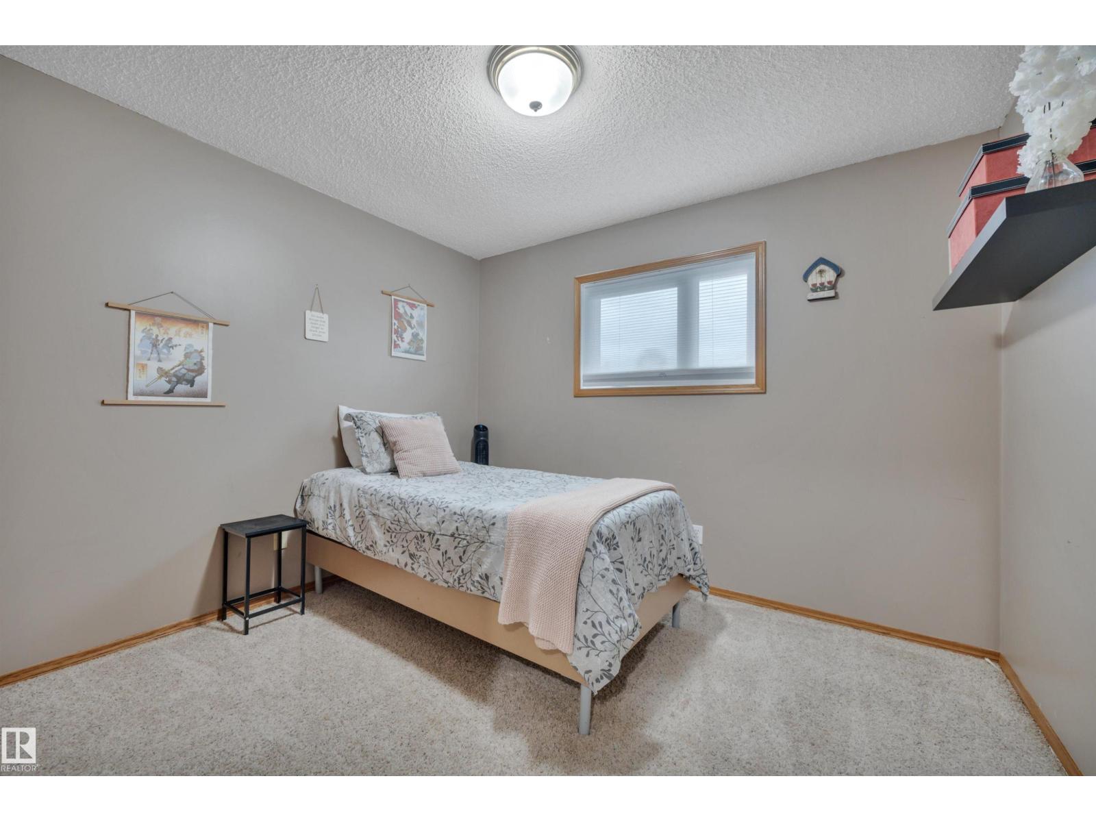 Photo 33 of 6415 159 Av Nw, Edmonton AB