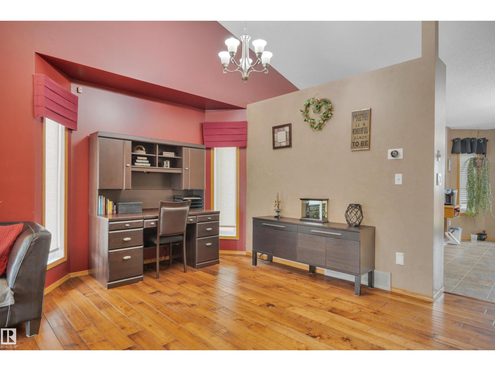 Photo 8 of 6415 159 Av Nw, Edmonton AB