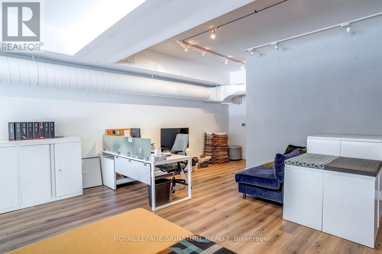 Photo 14 of Main 926 King Street W, Toronto ON