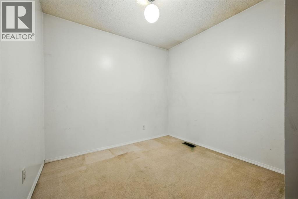 Single Family House for Sale in    Avenue SE Penbrooke Meadows Calgary 