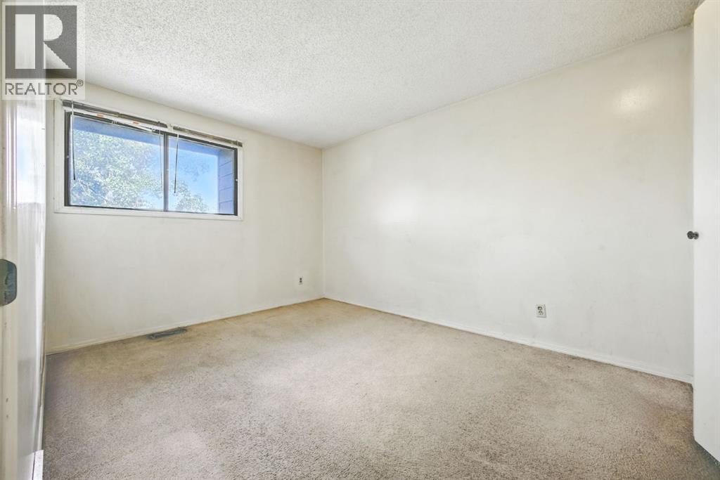 Single Family House for Sale in    Avenue SE Penbrooke Meadows Calgary 