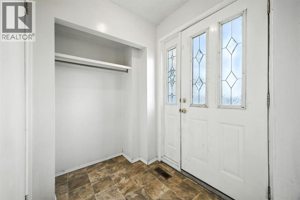Single Family House for Sale in    Avenue SE Penbrooke Meadows Calgary 