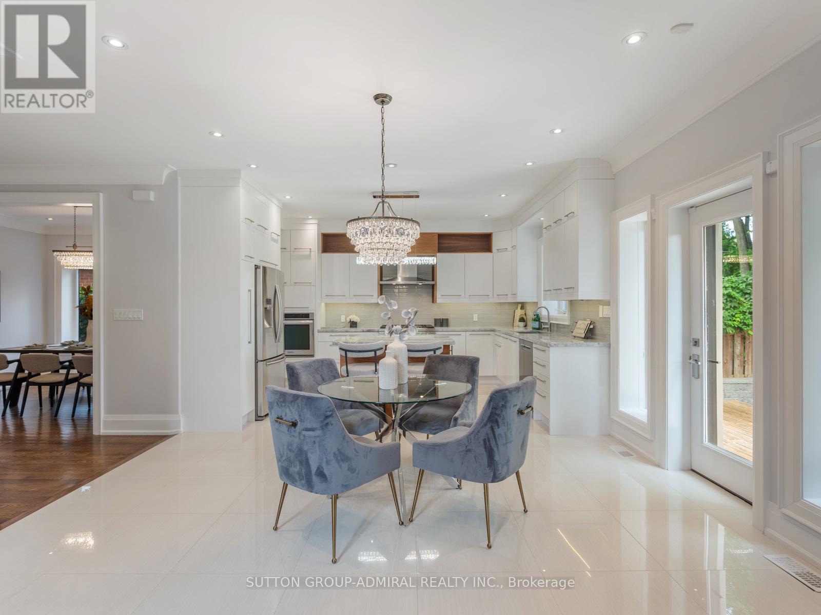 Photo 7 of 1 Dustan Crescent, Toronto ON