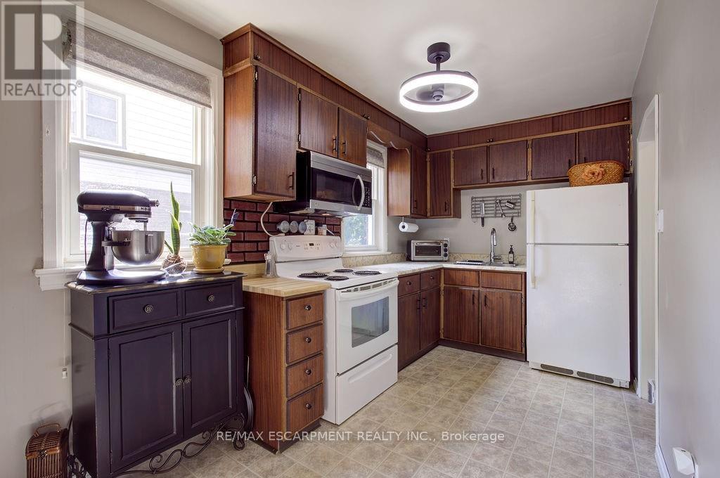 Photo 15 of 402 Crockett Street, Hamilton ON