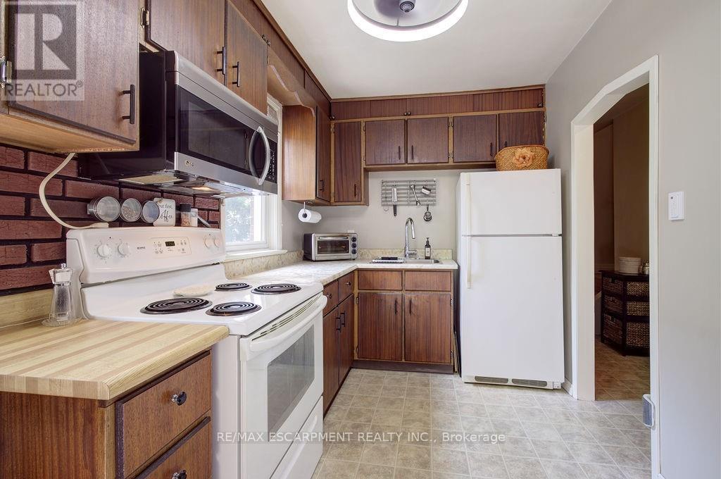 Photo 16 of 402 Crockett Street, Hamilton ON