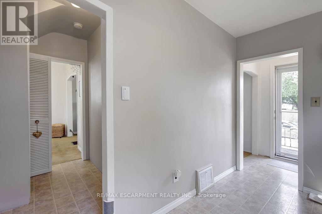 Photo 18 of 402 Crockett Street, Hamilton ON