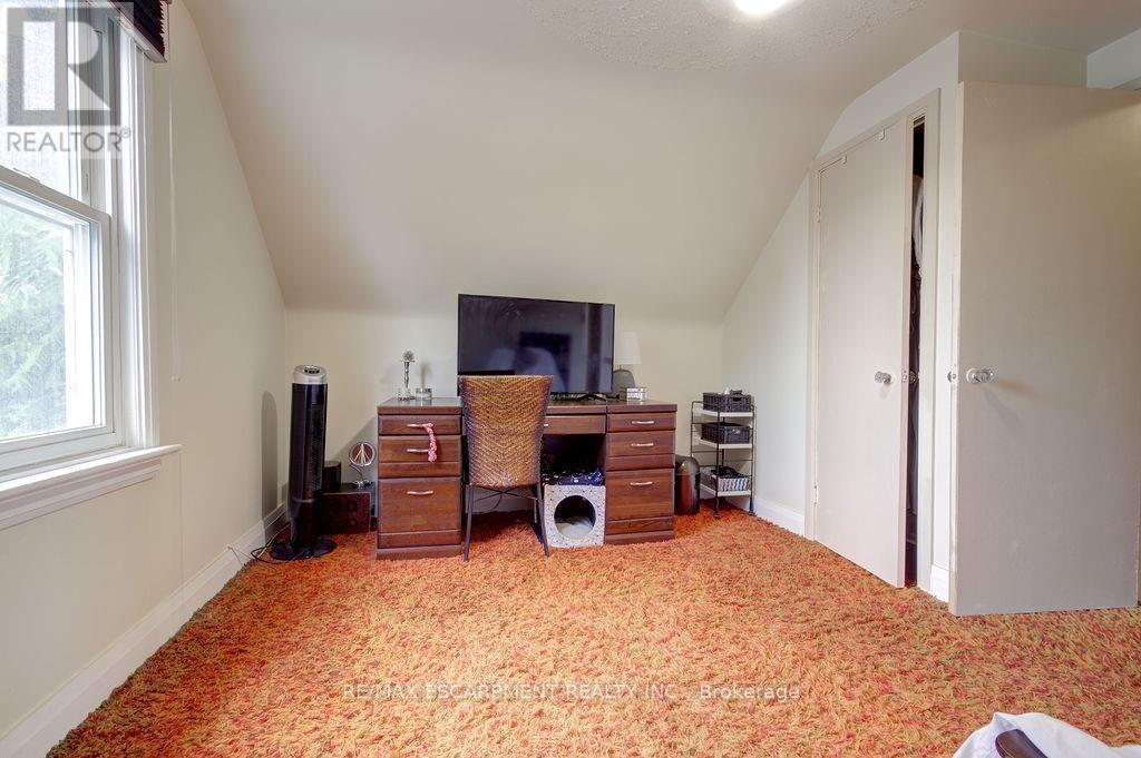 Photo 25 of 402 Crockett Street, Hamilton ON
