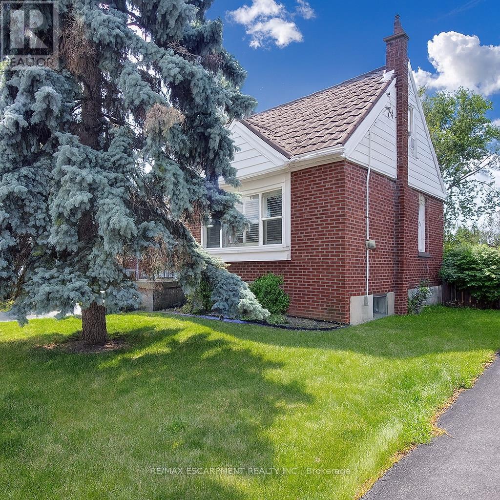 Photo 3 of 402 Crockett Street, Hamilton ON