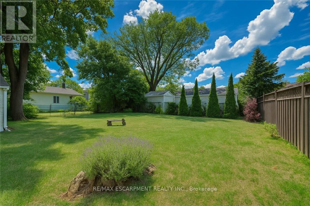 Photo 35 of 402 Crockett Street, Hamilton ON