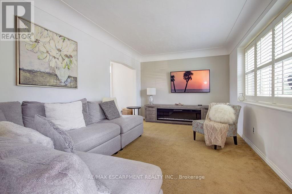 Photo 5 of 402 Crockett Street, Hamilton ON